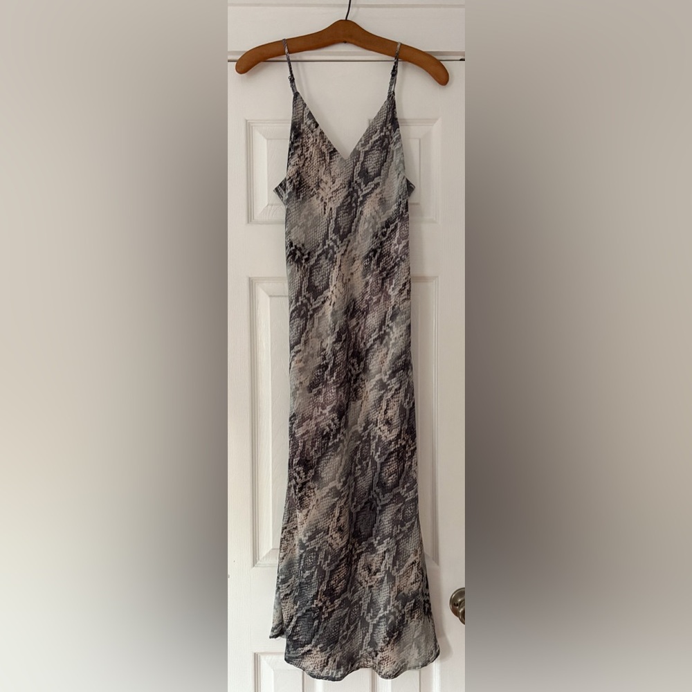 Krisa Snake Pattern‎ Silky Dress Size XS Revolve Brand NWT